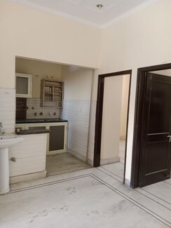 2 BHK Builder Floor For Rent in Sector 18