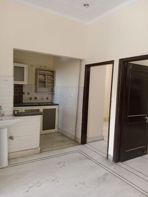 2 BHK Builder Floor For Rent in Sector 18