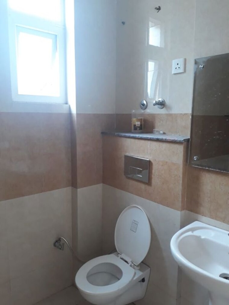 Bathroom, motiaz-royal-citi 3 Bedroom 1460 Sq.Ft. Apartment In Ambala Highway Zirakpur 10470715