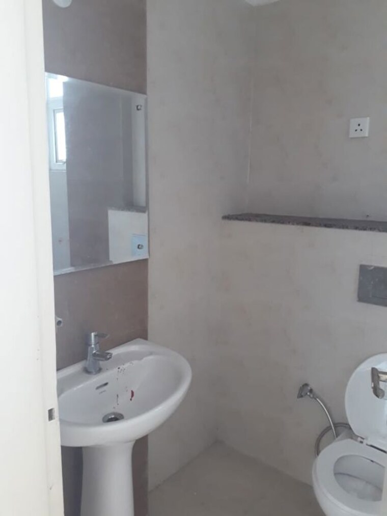 Bathroom, motiaz-royal-citi 3 Bedroom 1460 Sq.Ft. Apartment In Ambala Highway Zirakpur 10470715