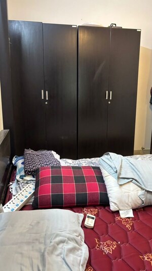 Bedroom in 2 BHK Apartment at Lalani Grandeur, Goregaon East – for Rent