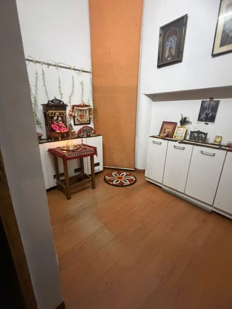 Balcony, pradhav-apartments 3 Bedroom 400 Sq.Yd. Apartment In Rajokri Delhi 10470802