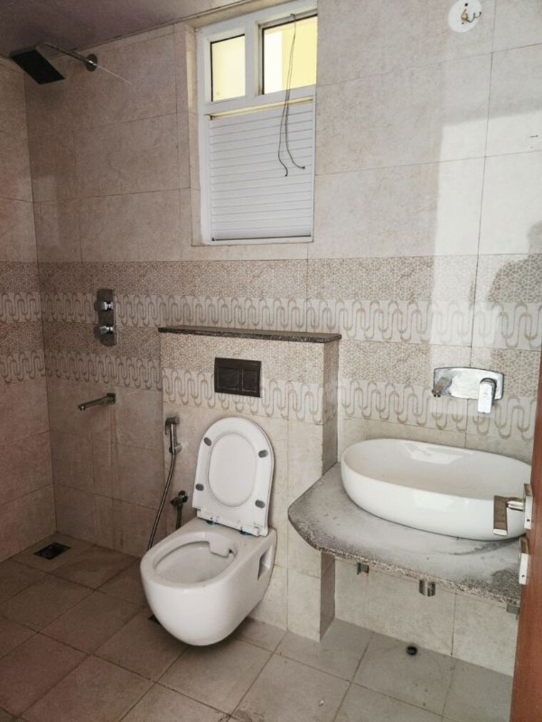 Bathroom, concorde-auriga 3 Bedroom 1200 Sq.Ft. Apartment In Kr Puram Bangalore 10470785