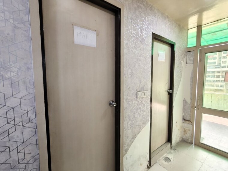 undefined, netaji subhash place Commercial Office Space 2200 Sq.Ft. In Netaji Subhash Place Delhi 10470789