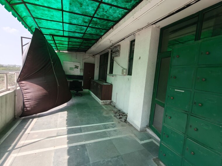 Balcony, netaji subhash place Commercial Office Space 2200 Sq.Ft. In Netaji Subhash Place Delhi 10470789