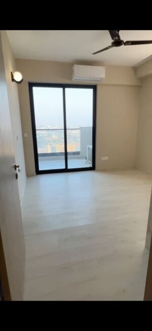 Room in 2 BHK Apartment at M3M Skywalk, Sector 74 – for Sale