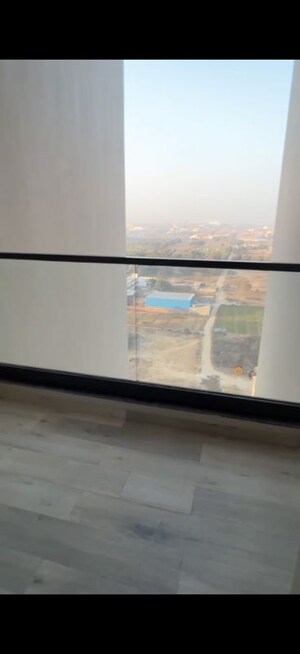 Room in 2 BHK Apartment at M3M Skywalk, Sector 74 – for Sale