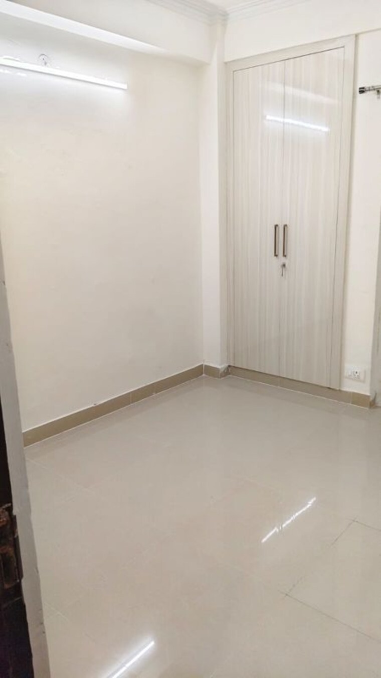 Room, panchsheel-greens-ii 2 Bedroom 915 Sq.Ft. Apartment In Sector 16 Greater Noida Greater Noida 10470865