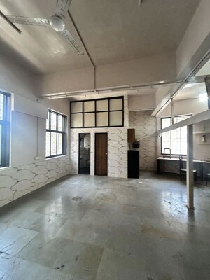 Room in  Office Space at Worli – for Rent