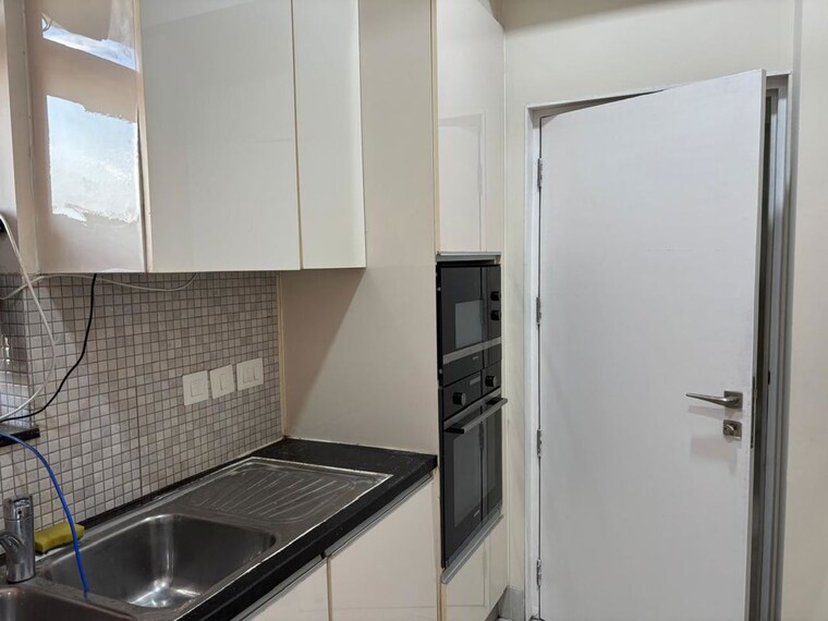 Kitchen, dlf-the-ultima 3 Bedroom 2332 Sq.Ft. Apartment In Sector 81 Gurgaon 10470872