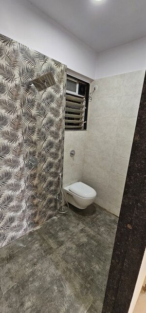 Bathroom in 3.5 BHK Apartment at Imperial Heights Goregaon West, Goregaon West – for Sale