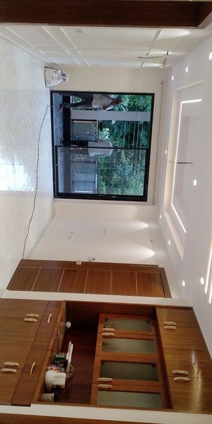 Room in 3.5 BHK Builder Floor at Sector 46 – for Rent
