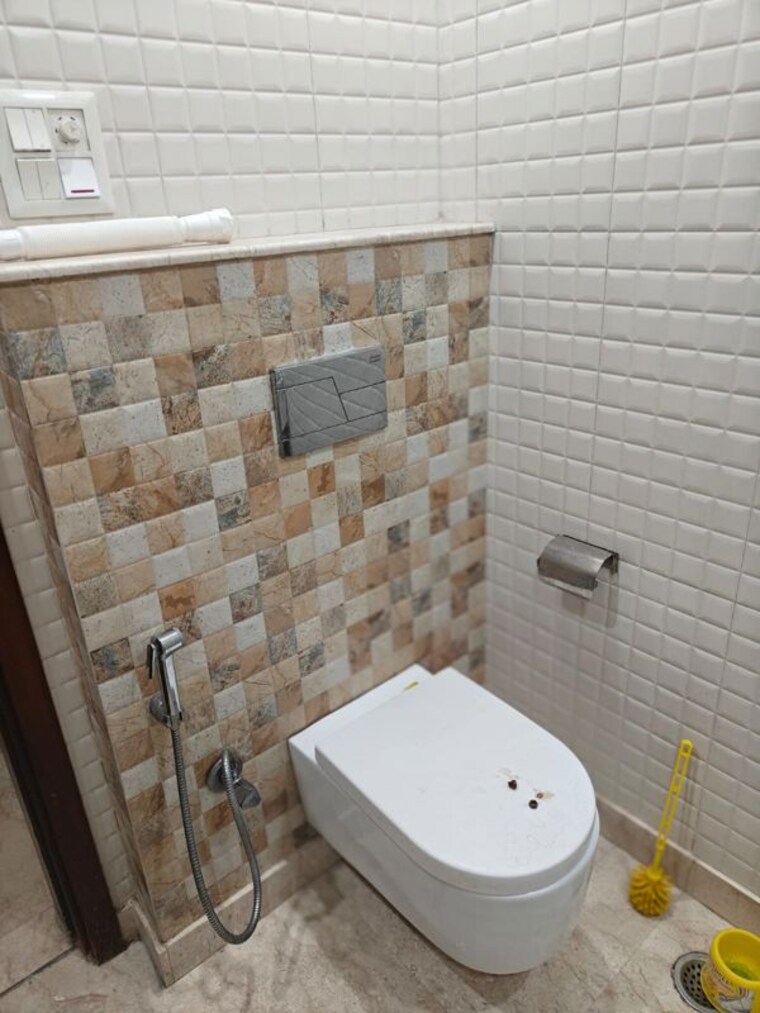 Bathroom, m3m-route-65 3 Bedroom 3844 Sq.Ft. Builder Floor In Sector 65 Gurgaon 10470991