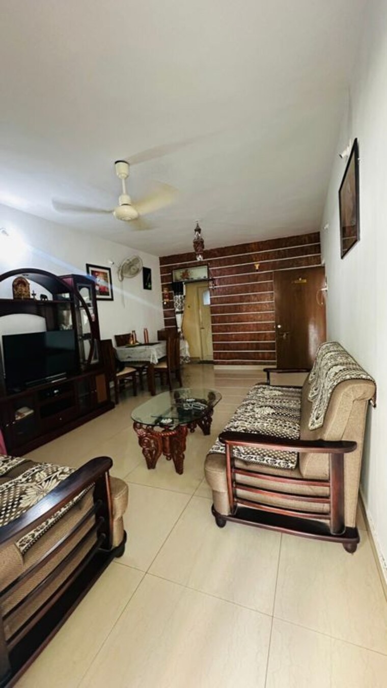 Living Room, siddharth-modern-homes 2 Bedroom 950 Sq.Ft. Apartment In Viman Nagar Pune 10471013