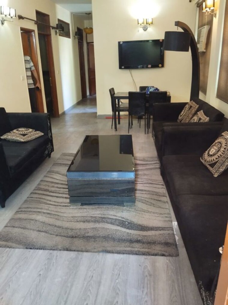 Living Room, chittaranjan park 3 Bedroom 125 Sq.Yd. Builder Floor In Chittaranjan Park Delhi 10471060