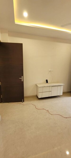 Room in 1 BHK Builder Floor at Amolik Aster Woods, Sector 98 – for Sale