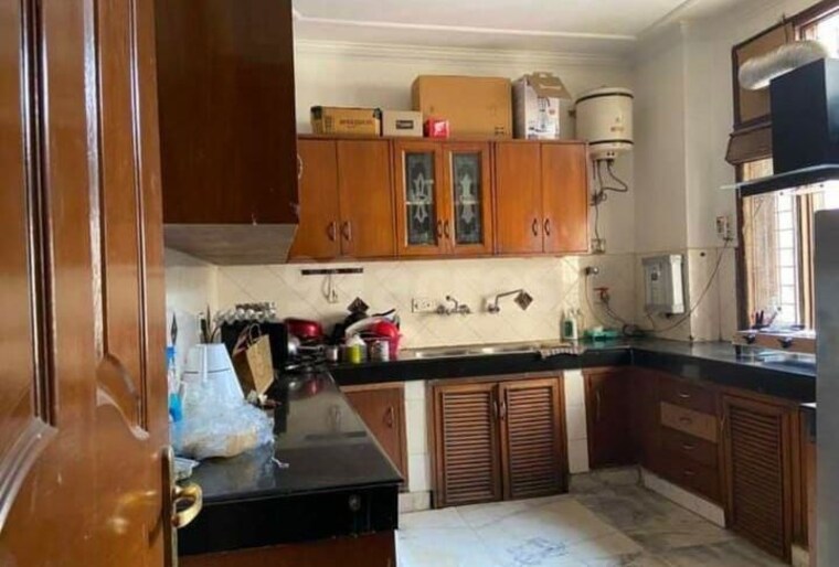 Kitchen, sector 46 3 Bedroom 160 Sq.Ft. Builder Floor In Sector 46 Gurgaon 10471086