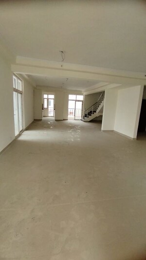 Room in  Office Space at Sector 65 – for Rent