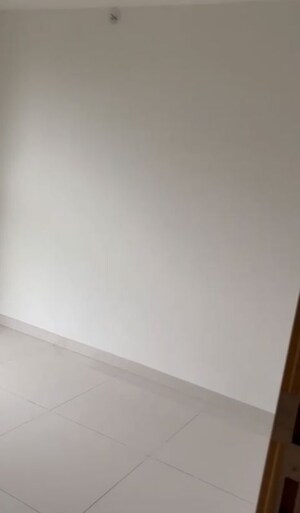 Room in 2 BHK Apartment at Godrej Ascend, Kolshet Road – for Sale