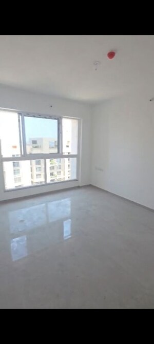Room in 2 BHK Apartment at Zen Elite, Kharadi – for Rent
