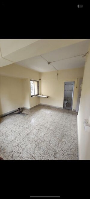Room in 2 BHK Apartment at Asmita Jyoti CHS, Malad West – for Rent