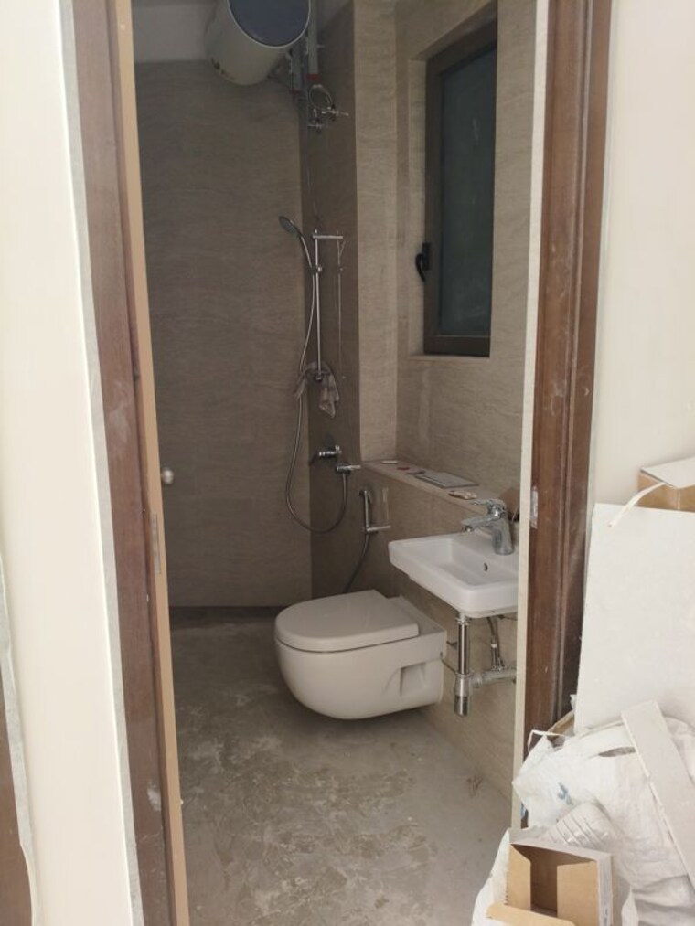 Bathroom, kalpataru-mugnus 2 Bedroom 770 Sq.Ft. Apartment In Bandra East Mumbai 10471083