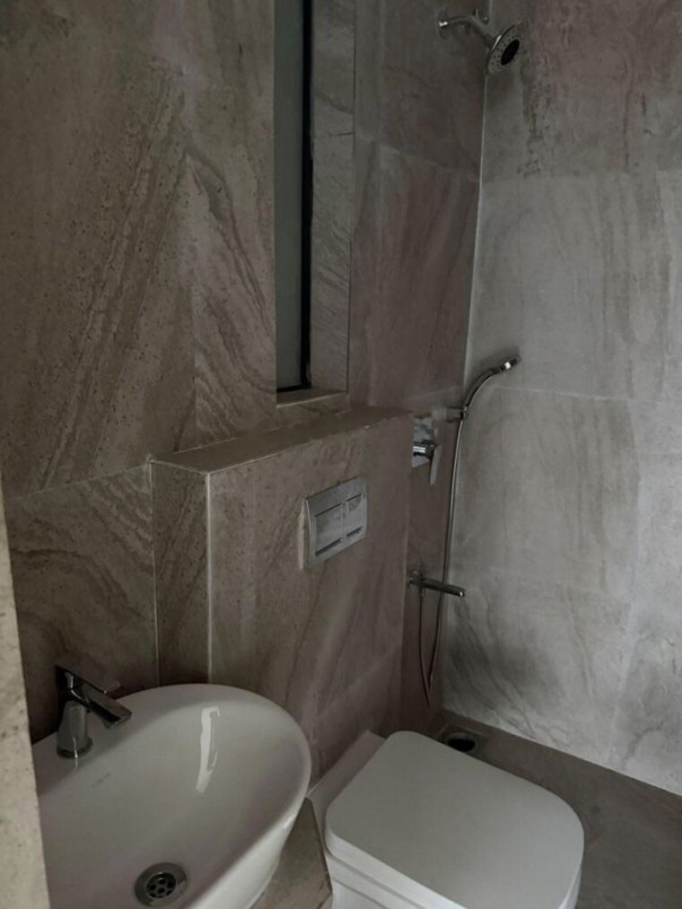 Bathroom, prescon-midtown-bay 2 Bedroom 830 Sq.Ft. Apartment In Mahim West Mumbai 10471234
