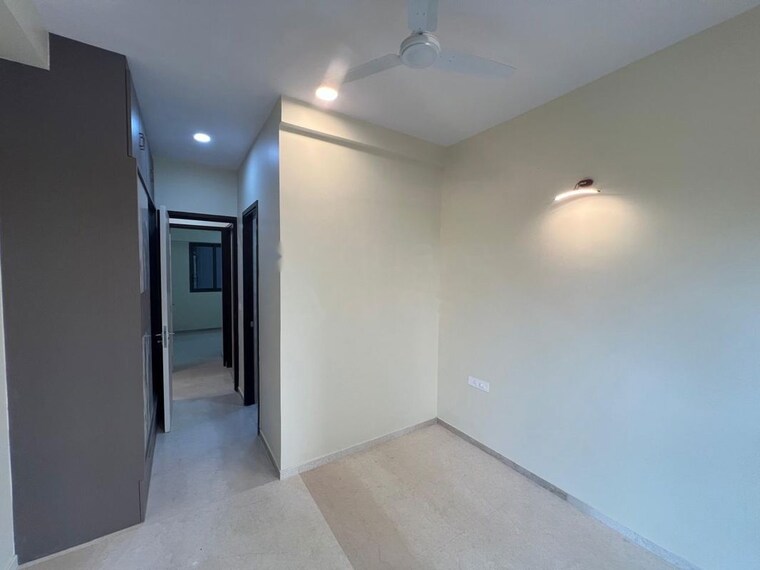 Room, lnt-realty-crescent-bay 2 Bedroom 1100 Sq.Ft. Apartment In Parel Mumbai 10471249