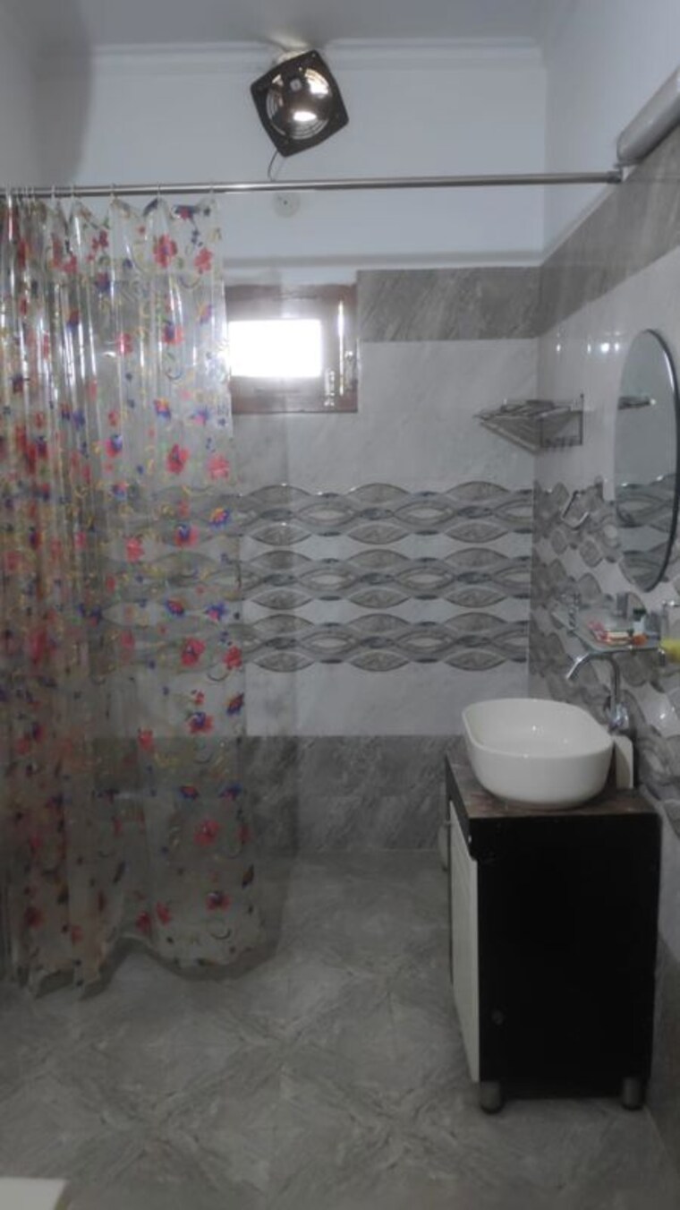 Bathroom, aerocity 3 Bedroom 500 Sq.Ft. Builder Floor In Aerocity Mohali 10471361