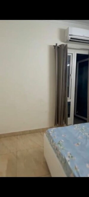 Room in 2 BHK Apartment at Gaur City 7th Avenue, Sector 4 Greater Noida – for Sale