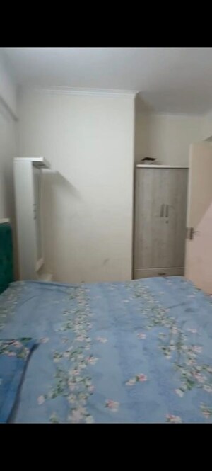Room in 2 BHK Apartment at Gaur City 7th Avenue, Sector 4 Greater Noida – for Sale