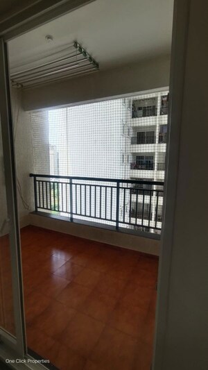 Room in 3 BHK Apartment at Vajram Newtown, Thanisandra Main Road – for Rent