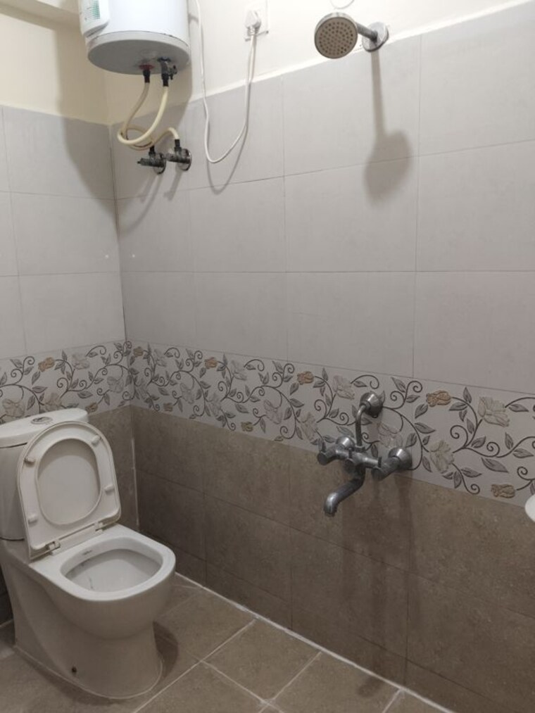 Bathroom, adithya-nilaya 3 Bedroom 1500 Sq.Ft. Apartment In Kadubeesanahalli Bangalore 10471430