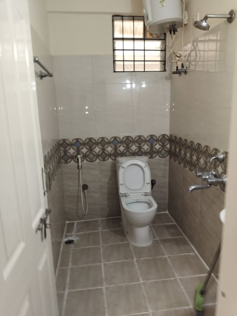 Bathroom, adithya-nilaya 3 Bedroom 1500 Sq.Ft. Apartment In Kadubeesanahalli Bangalore 10471430