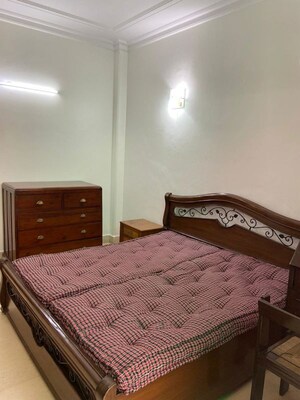 Bedroom in 3 BHK Builder Floor at Sarvapriya Vihar – for Rent
