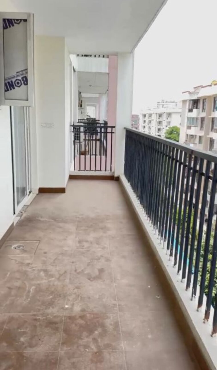 Balcony, paradigm-business-hermitage-park 3.5 Bedroom 1945 Sq.Ft. Apartment In Dhakoli Zirakpur 10471489