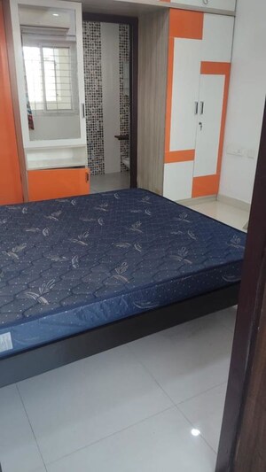 Room in 3 BHK Apartment at Whitefields – for Rent
