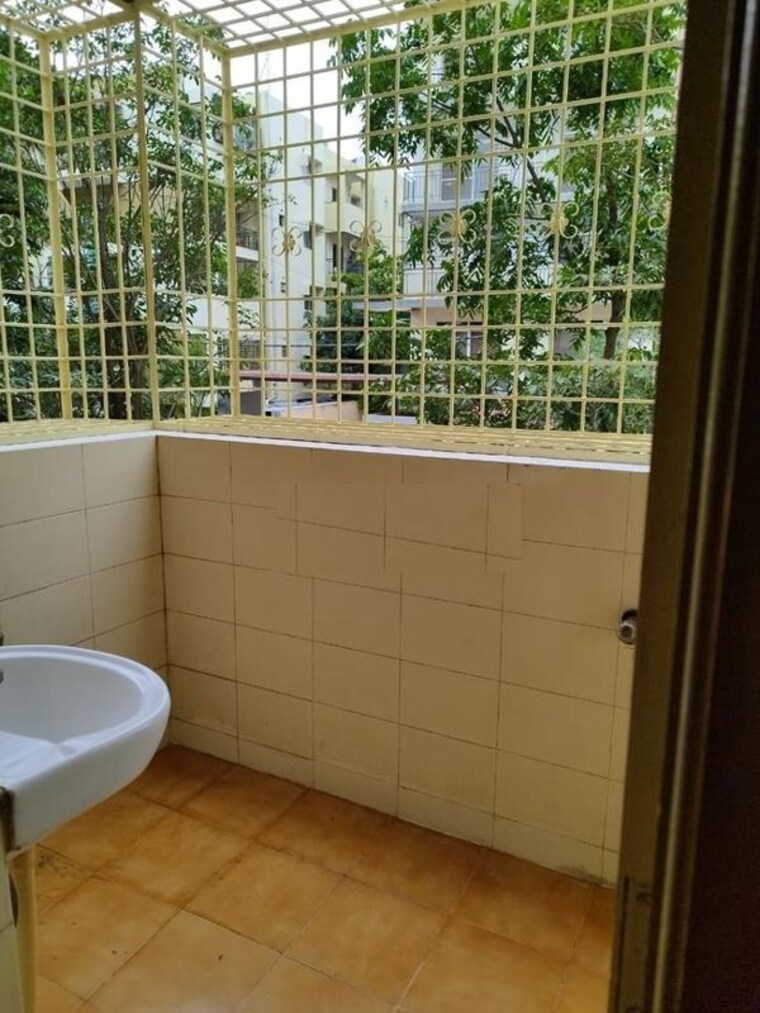 Bathroom, anuraag-anmol 3 Bedroom 1414 Sq.Ft. Apartment In Panathur Bangalore 10471501