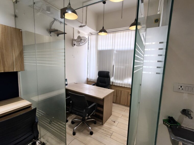 Team Area, netaji subhash place Commercial Office Space 555 Sq.Ft. In Netaji Subhash Place Delhi 10471560