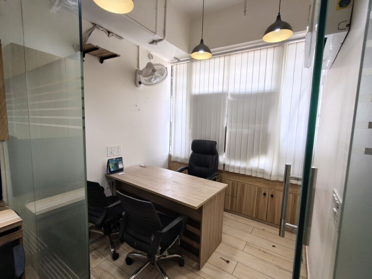 Team Area, netaji subhash place Commercial Office Space 555 Sq.Ft. In Netaji Subhash Place Delhi 10471560
