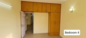 Room in 4 BHK Apartment at Emaar MGF Emerald Hills, Sector 65 – for Rent