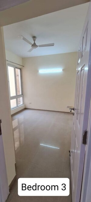 Room in 4 BHK Apartment at Emaar MGF Emerald Hills, Sector 65 – for Rent