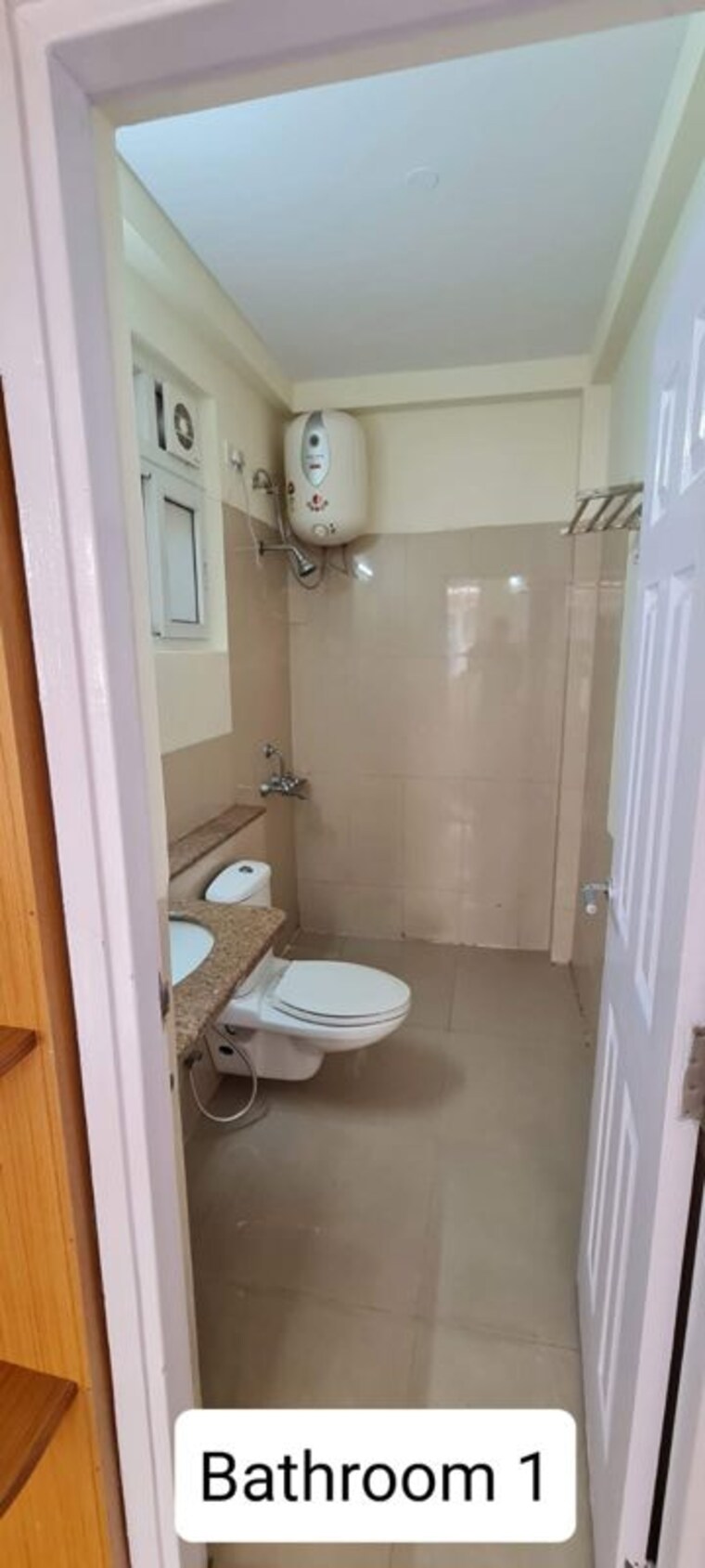 Bathroom, emaar-mgf-emerald-hills 4 Bedroom 3150 Sq.Ft. Apartment In Sector 65 Gurgaon 10471572