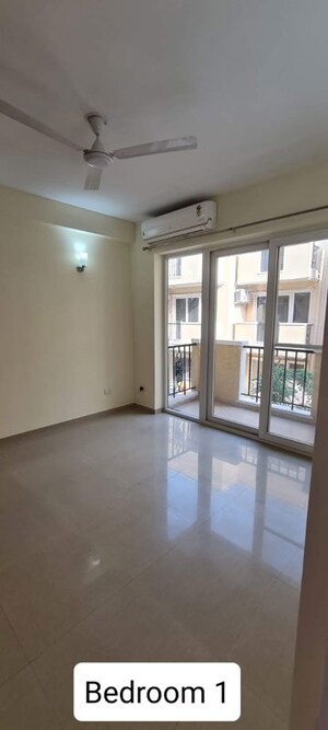 Room in 4 BHK Apartment at Emaar MGF Emerald Hills, Sector 65 – for Rent
