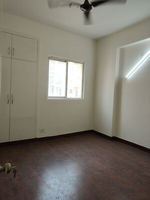 Room in 3 BHK Apartment at Paras Tierea Premium Floor, Sector 137 – for Rent