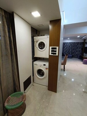 Parking in 3 BHK Apartment at Khar West – for Rent