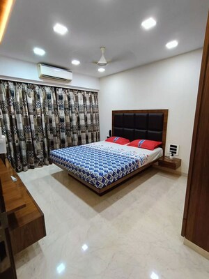 Bedroom in 3 BHK Apartment at Khar West – for Rent