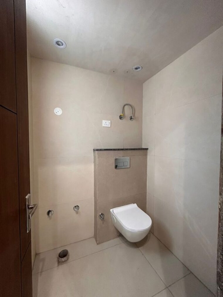 Bathroom, freedom fighters enclave 2 Bedroom 1150 Sq.Ft. Independent House In Freedom Fighters Enclave Delhi 10471678