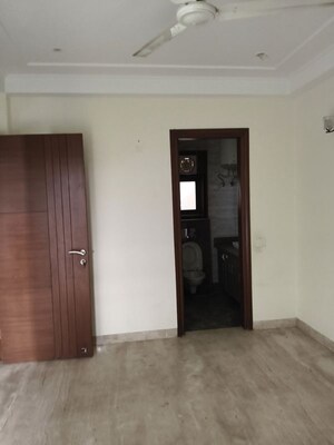 Room in 3 BHK Builder Floor at Pamposh Enclave – for Rent