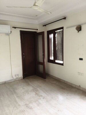 Room in 3 BHK Builder Floor at Pamposh Enclave – for Rent